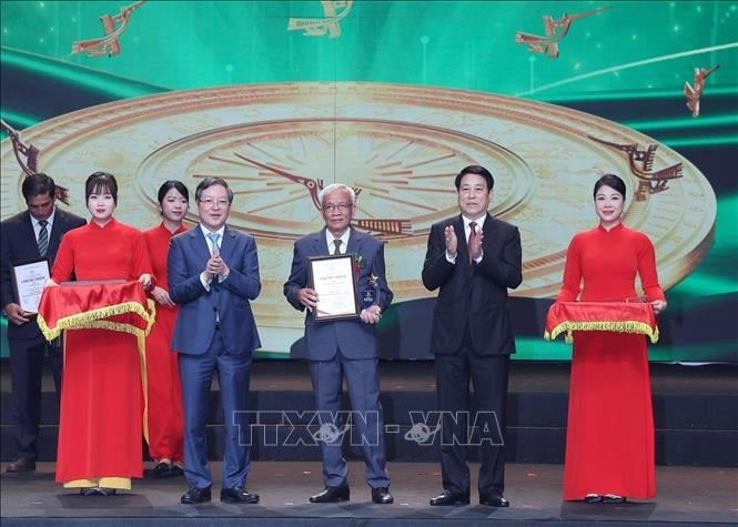 ចំណងជើងរូបថត