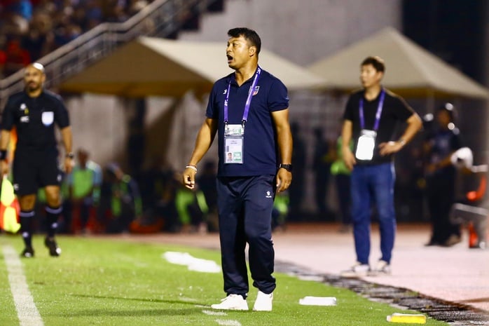 HLV Nepal bất ngờ vắng mặt ở trận thua 0-1 Việt Nam - Ảnh 1.
