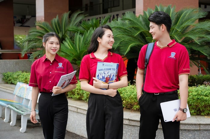 Universitas Nguyen Tat Thanh: Menegaskan posisinya dalam kualitas pelatihan - Foto 1. Trường Đại học Nguyễn Tất Thành: Khẳng định vị thế về chất lượng đào tạo - Ảnh 1.