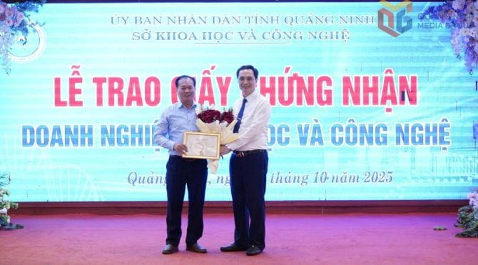 ການນຳພະແນກວິທະຍາສາດ ແລະ ເຕັກໂນໂລຊີ ໄດ້ມອບໃບຢັ້ງຢືນວິສາຫະກິດວິທະຍາສາດ ແລະ ເຕັກໂນໂລຊີ ໃຫ້ແກ່ບໍລິສັດຫຸ້ນສ່ວນອາຫານທະເລ ກວາງນິງ. ພາບ: ໜັງສືພິມ ກວາງນິງ Lãnh đạo Sở Khoa học và Công nghệ trao Giấy chứng nhận doanh nghiệp khoa học và công nghệ cho Công ty CP Thủy sản Quảng Ninh. Ảnh: Báo Quảng Ninh