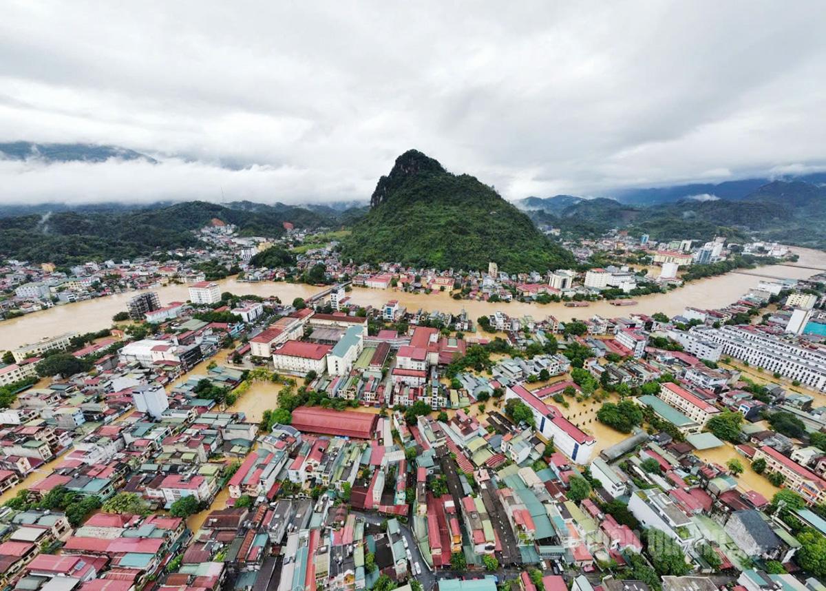 Die historische Flut verursachte lokale Überschwemmungen in den Bezirken Ha Giang 1 und Ha Giang 2.