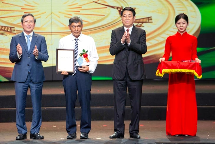 Chủ tịch nước: Trân trọng những nông dân từ hai bàn tay trắng vươn lên thành tỉ phú - Ảnh 1.