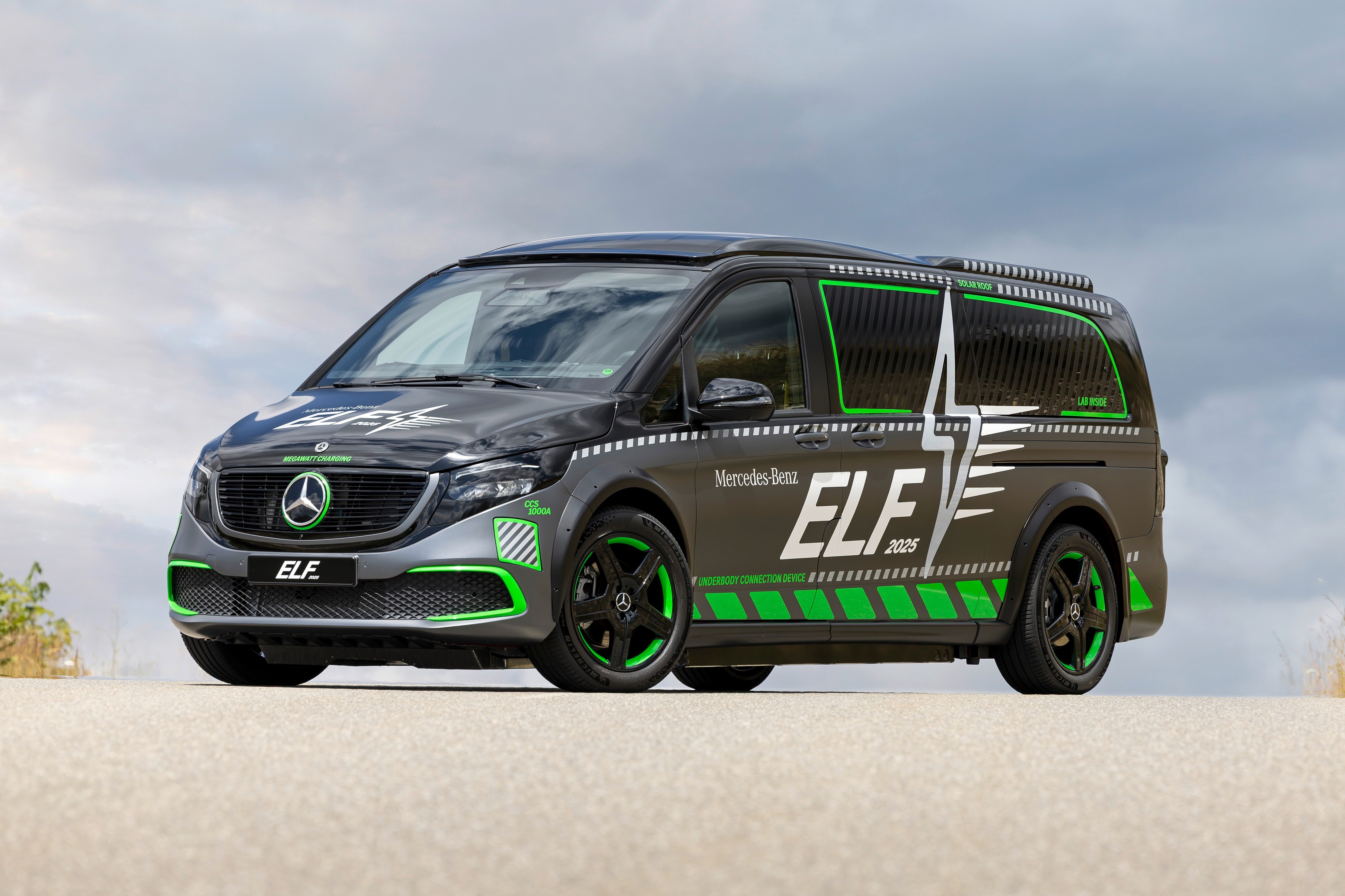 Mercedes-Benz ELF - មន្ទីរពិសោធន៍សាកថ្មចល័ត