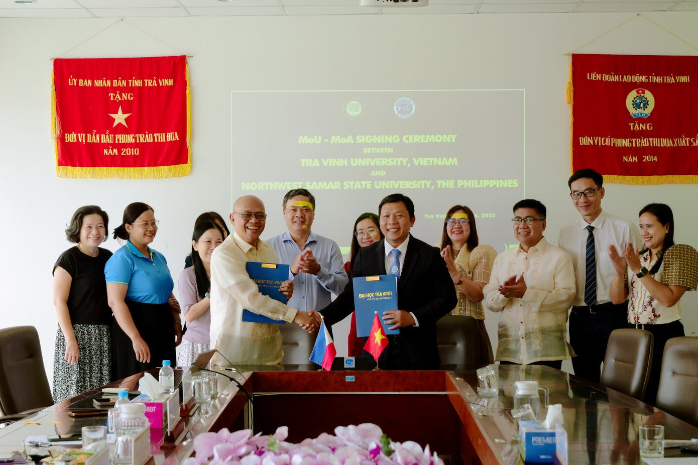 dai-hoc-tra-vinh.jpg