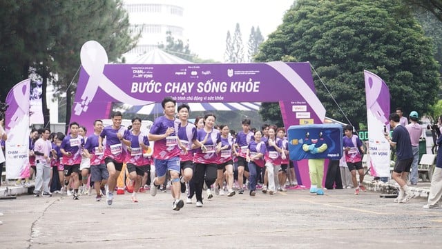 NAPAS, Mastercard und Payoo spenden Krebsvorsorge- und HPV-Testpakete an benachteiligte Frauen – Foto 3. NAPAS, Mastercard, Payoo tặng gói tầm soát ung thư, xét nghiệm HPV cho phụ nữ yếu thế - Ảnh 3.