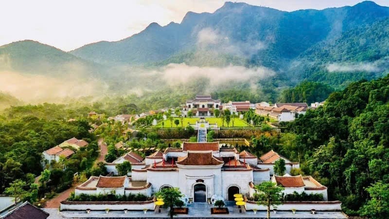 Truc Lam Yen Tu Palace is where national and international cultural and religious events take place.