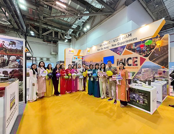 Stand der Tourismusbranche von Danang auf der Messe ITB Asia 2025. Gian hàng của ngành du lịch Đà Nẵng tại hội chợ ITB Asia 2025.