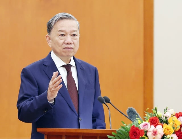 Mantan pemimpin Partai dan Negara memberikan komentar tentang rancangan dokumen yang akan diserahkan ke Kongres Nasional ke-14 - Foto 1. Nguyên lãnh đạo Đảng, Nhà nước góp ý kiến dự thảo văn kiện trình Đại hội XIV- Ảnh 1.