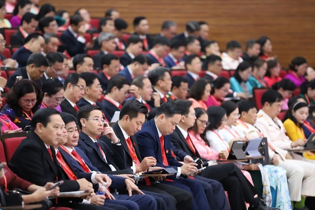 5 groups of solutions for Ho Chi Minh City to achieve double-digit growth target - Photo 2. 5 nhóm giải pháp để TPHCM thực hiện mục tiêu tăng trưởng 2 con số- Ảnh 2.
