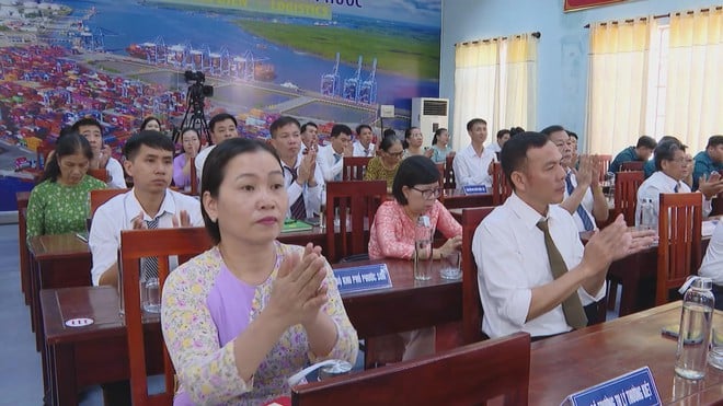 Nhân dân phường Tân Phước và đặc khu Côn Đảo gửi gắm niềm tin về Đại hội - Ảnh 2.