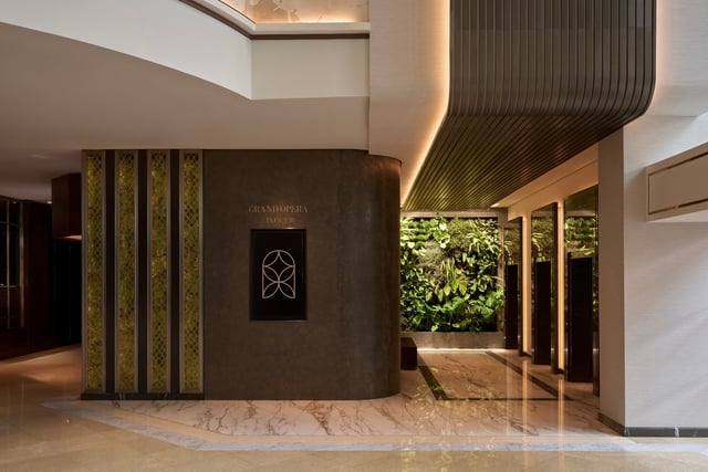 Khách sạn Sheraton Saigon Grand Opera sắp được khoác áo mới - Ảnh 1. Khách sạn Sheraton Saigon Grand Opera sắp được khoác áo mới - Ảnh 1.