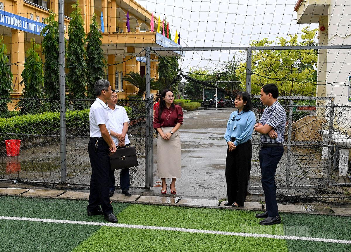Arbetsgruppen inspekterade Hao Phu grundskola i Truong Sinh kommun.