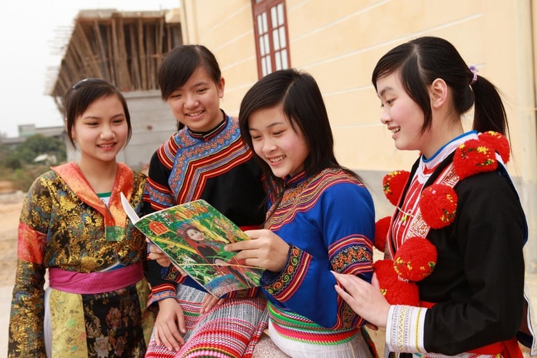 Meningkatkan kualiti pendidikan dan latihan untuk etnik minoriti di Tanah Tinggi Tengah - Foto 1. Nâng cao chất lượng giáo dục, đào tạo cho đồng bào dân tộc Tây Nguyên- Ảnh 1.