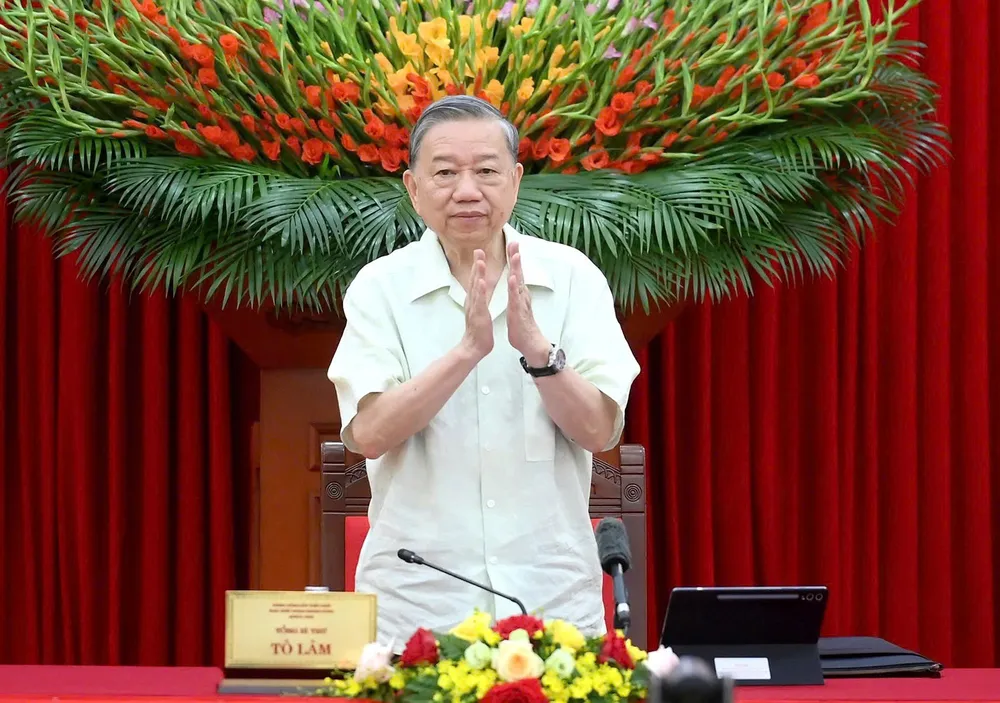 Anh TBT lam viec Ban Chi dao phat trien KHCN 4.jpg