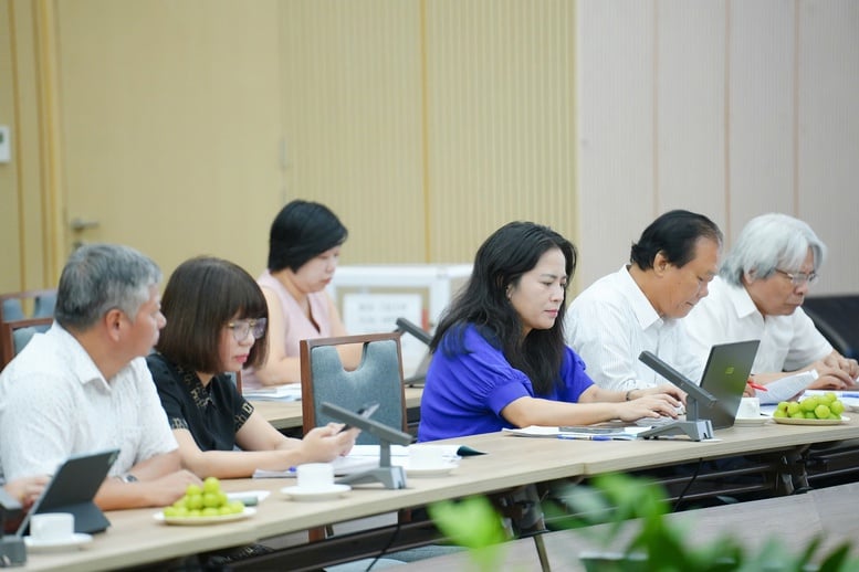 Menjadikan lembaga dan hukum sebagai keunggulan kompetitif - Foto 2. Đưa thể chế, pháp luật trở thành lợi thế cạnh tranh- Ảnh 2.