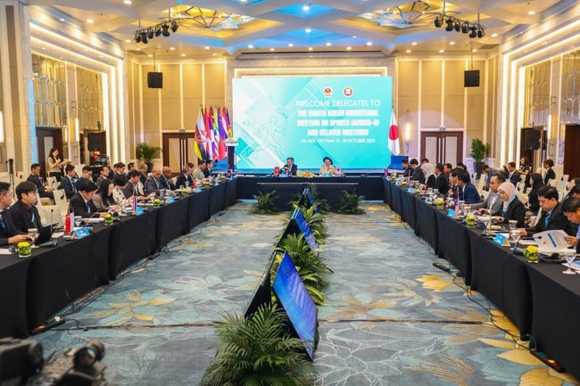 សន្និសីទ SOMS+Japan លើកទី៨៖ ការពង្រឹង និងស៊ីជម្រៅកិច្ចសហប្រតិបត្តិការកីឡាអាស៊ាន-ជប៉ុនឆ្ពោះទៅឆ្នាំ២០៣០ - រូបថត ១. Hội nghị SOMS+Nhật Bản lần thứ 8: Tăng cường, phát triển sâu sắc hợp tác thể thao ASEAN - Nhật Bản, hướng tới năm 2030 - Ảnh 1.