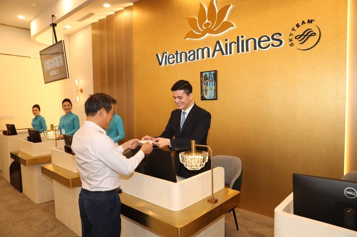 សេវាកម្ម Check-in Lounge ផ្តាច់មុខនៅស្ថានីយ Tan Son Nhat T3 - រូបថត 2 ។ Dịch vụ Check - in Lounge độc quyền tại Nhà ga T3 Tân Sơn Nhất - Ảnh 2.