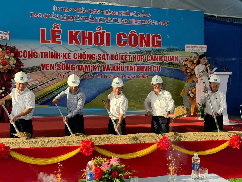 15-10-khoi-cong-du-an-ke-chong-sat-lo-song-tam-ky.jpg