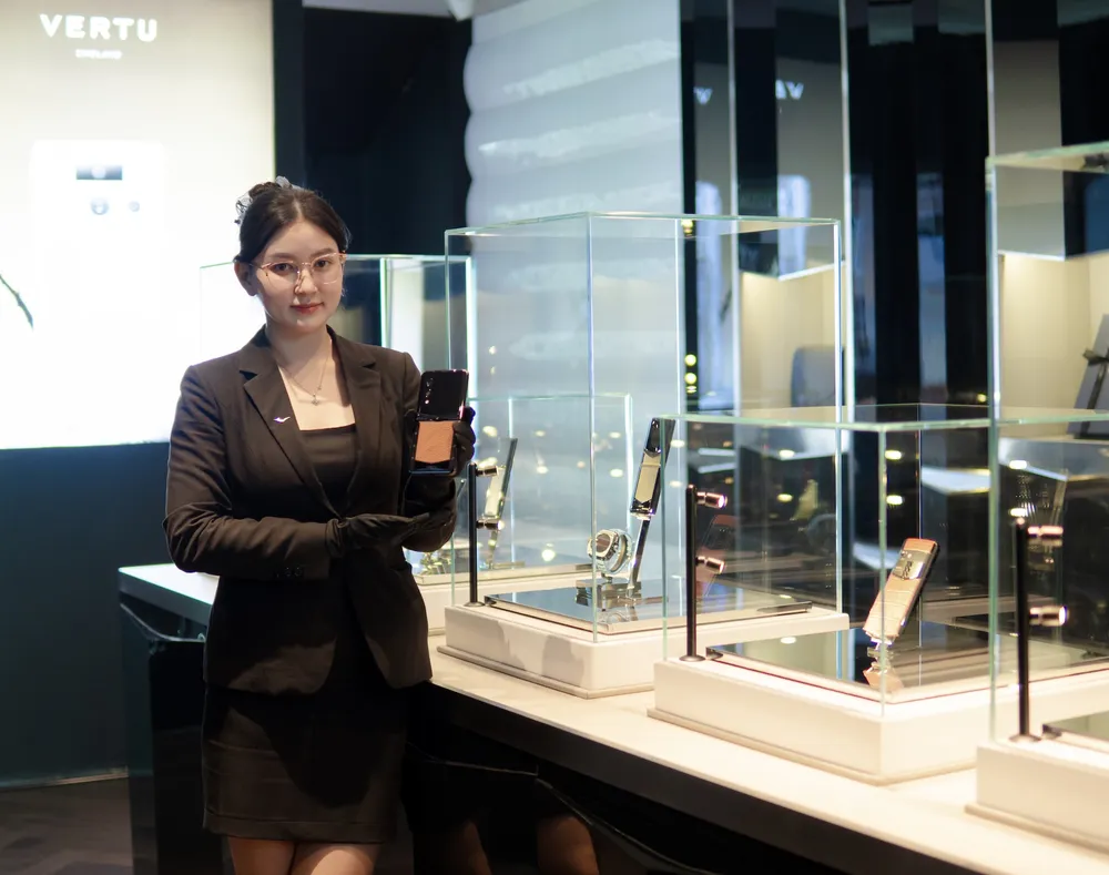 Vertu Vietnam является эксклюзивным дистрибьютором и розничным продавцом Vertu England.