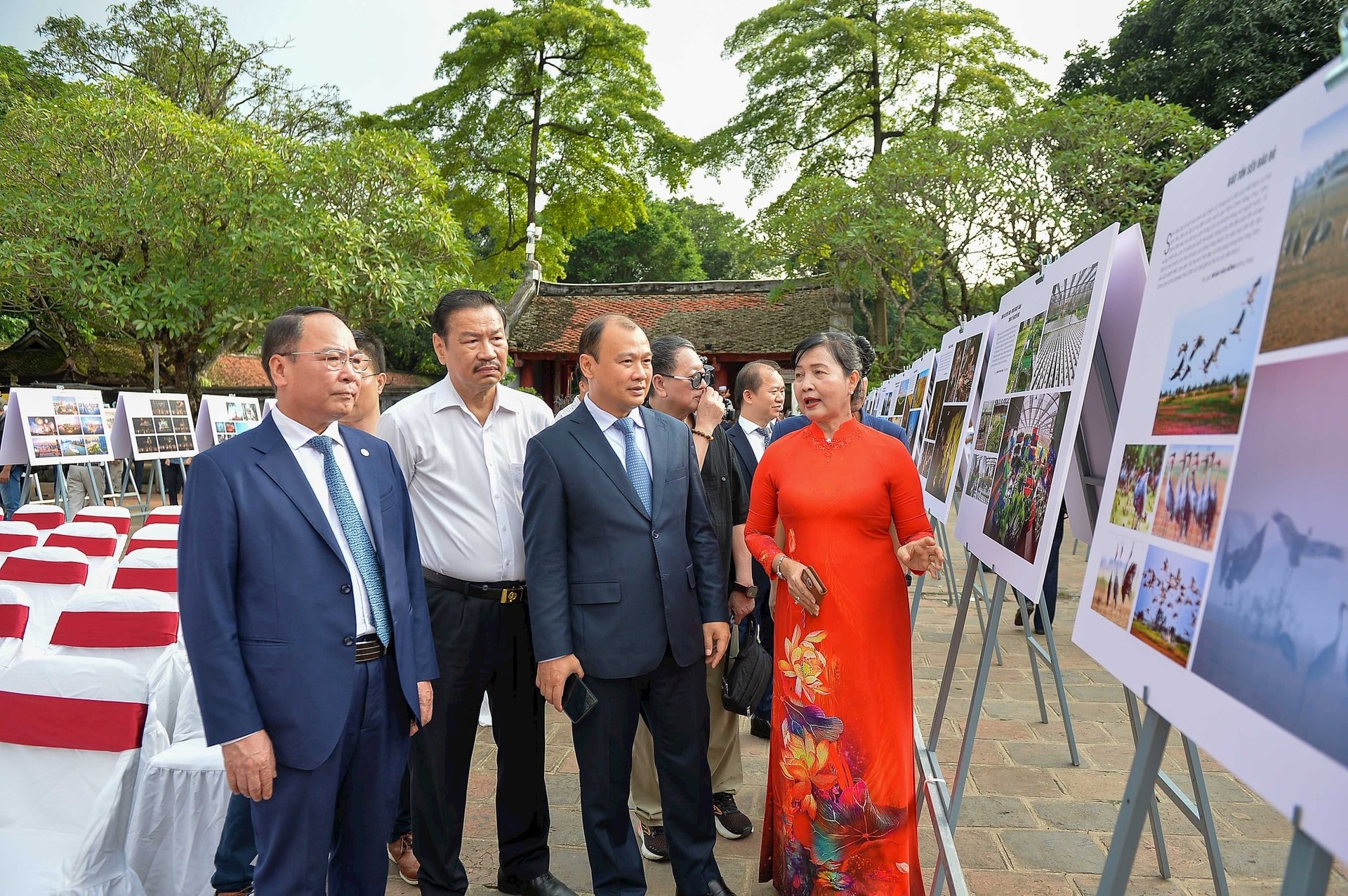 Minister für Kultur, Sport und Tourismus Le Hai Binh.jpg