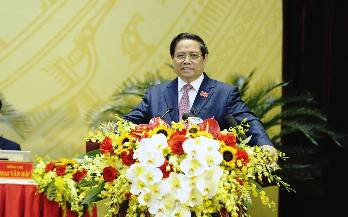 وألقى رئيس الوزراء فام مينه تشينه كلمة في المؤتمر. Thủ tướng Phạm Minh Chính phát biểu chỉ đạo tại đại hội