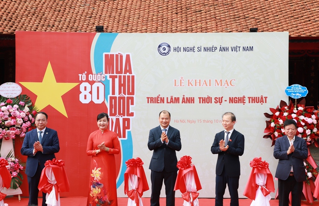 Triển lãm ảnh Thời sự – Nghệ thuật "Tổ quốc – 80 mùa thu Độc lập": Bản hùng ca bằng hình ảnh về Tổ quốc Việt Nam - Ảnh 1.