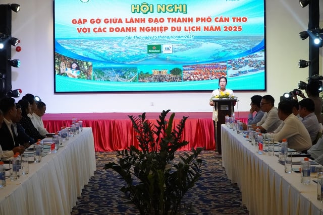 Can Tho organiseert voor het eerst een rivierfestival - Foto 1. Cần Thơ lần đầu tổ chức lễ hội sông nước- Ảnh 1.