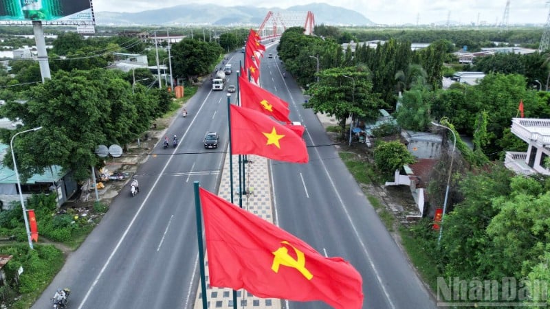 Thành phố Hồ Chí Minh trong những ngày hướng tới Đại hội Đảng bộ Thành phố lần thứ I 2025-2030. (Ảnh: THẾ ANH)