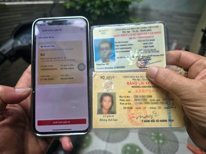 Trafikkpolitiet i Ho Chi Minh-byen oppfordrer folk til aktivt å oppgi førerkortinformasjon – Bilde 1.