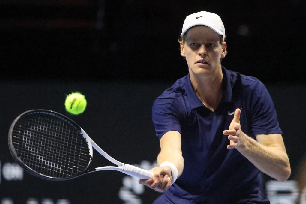Sinner chạm trán Djokovic ở bán kết Six Kings Slam 2025 - 1