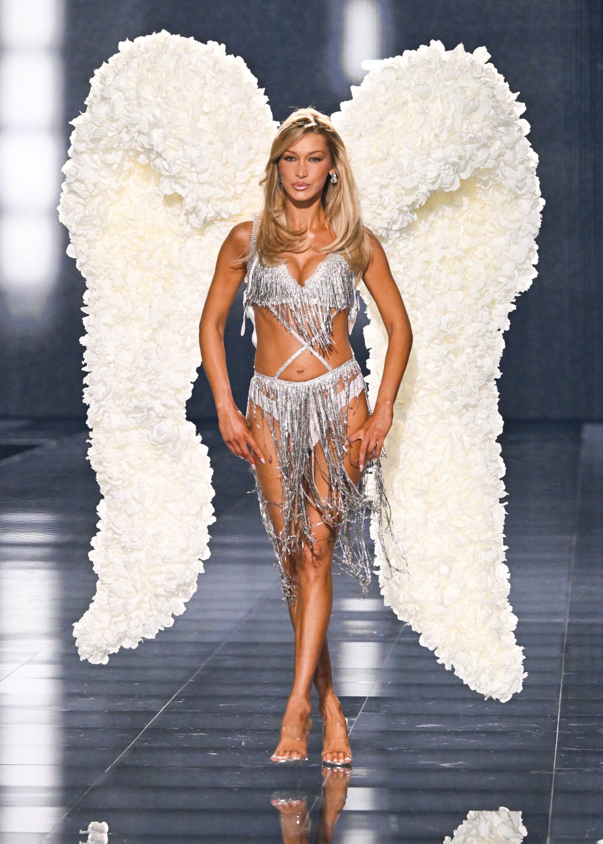 Dàn thiên thần nội y đình đám tái xuất tại Victoria’s Secret Fashion Show - 15