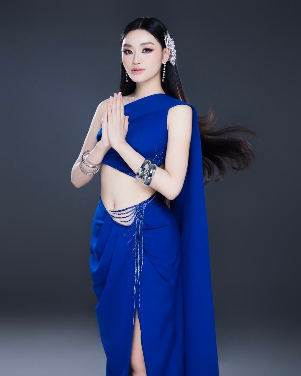 Ban tổ chức kêu gọi bỏ tiền bình chọn, lựa Á hậu ngay trên sóng trực tiếp - 2