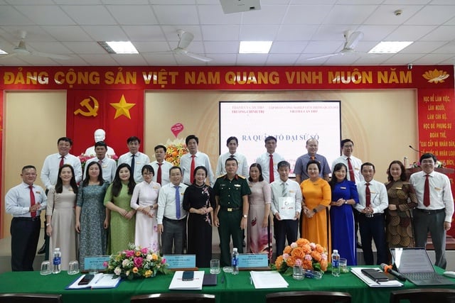 Cần Thơ: 40 tổ Đại sứ số ra quân phổ cập kỹ năng số cho cộng đồng - Ảnh 1.
