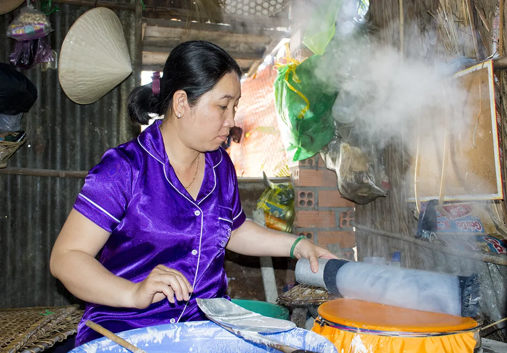 lang nghe truyen thong 1.jpg