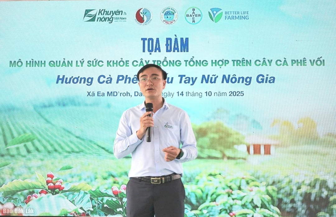 Mr. Dinh Van Dang, Director of Dak Lak Provincial Agricultural Extension Center, spoke at the event.