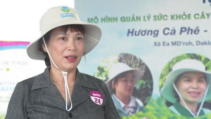 Ms. Tran Thi Thanh Thuy, one of the female farmers participating in the Club, shared her joy at improving her farming techniques and gaining more knowledge about health care.