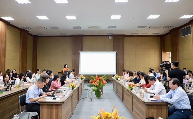 Diskuse o řešeních na podporu rozvoje horské turistiky ve Vietnamu - Foto 3. Bàn giải pháp thúc đẩy phát triển du lịch nghỉ dưỡng núi ở Việt Nam - Ảnh 3.