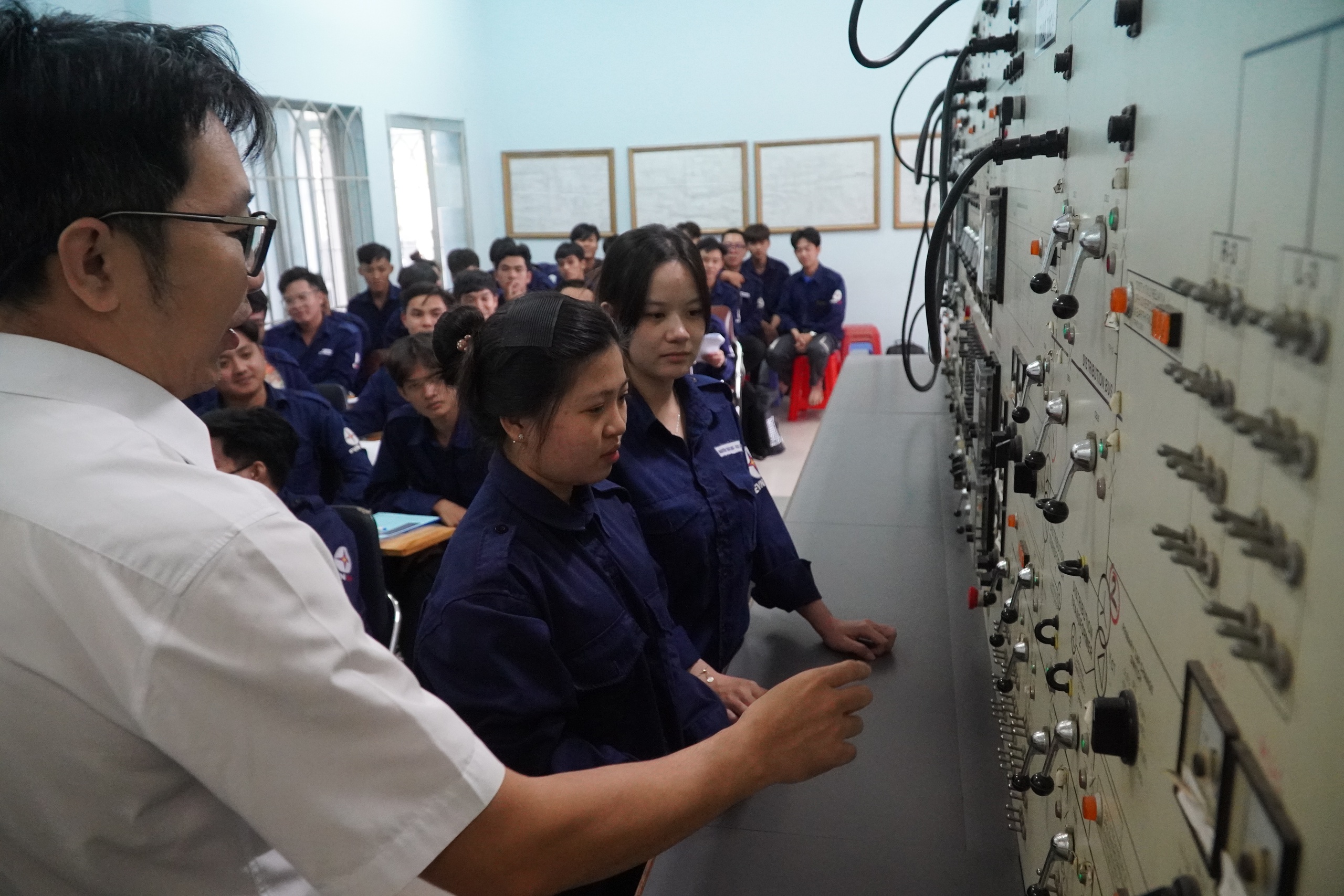Những bóng hồng 