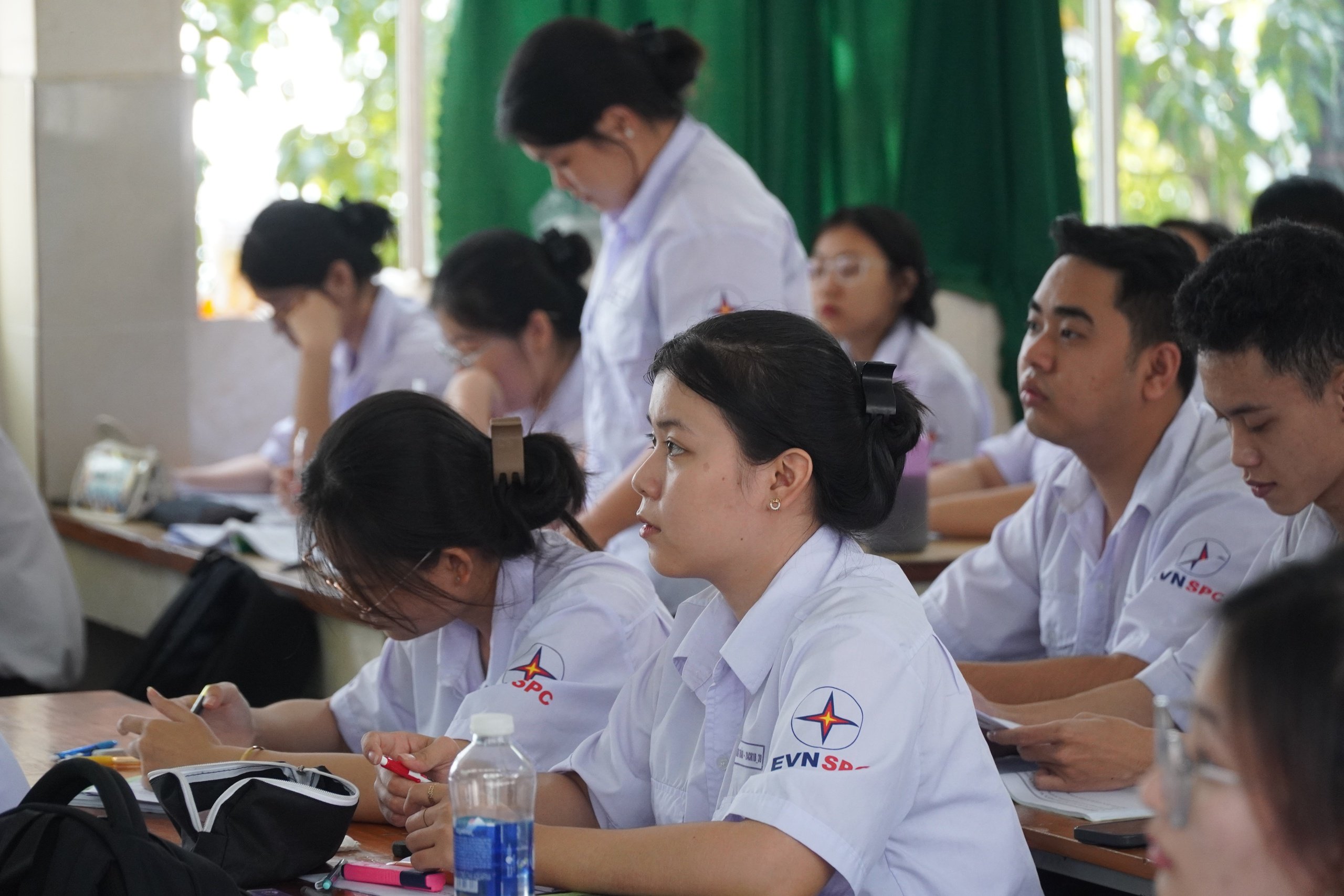 Những bóng hồng 