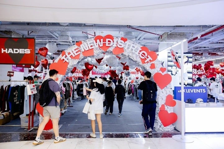 Vincom Retail pioneered the Pop-up store trend in shopping malls.