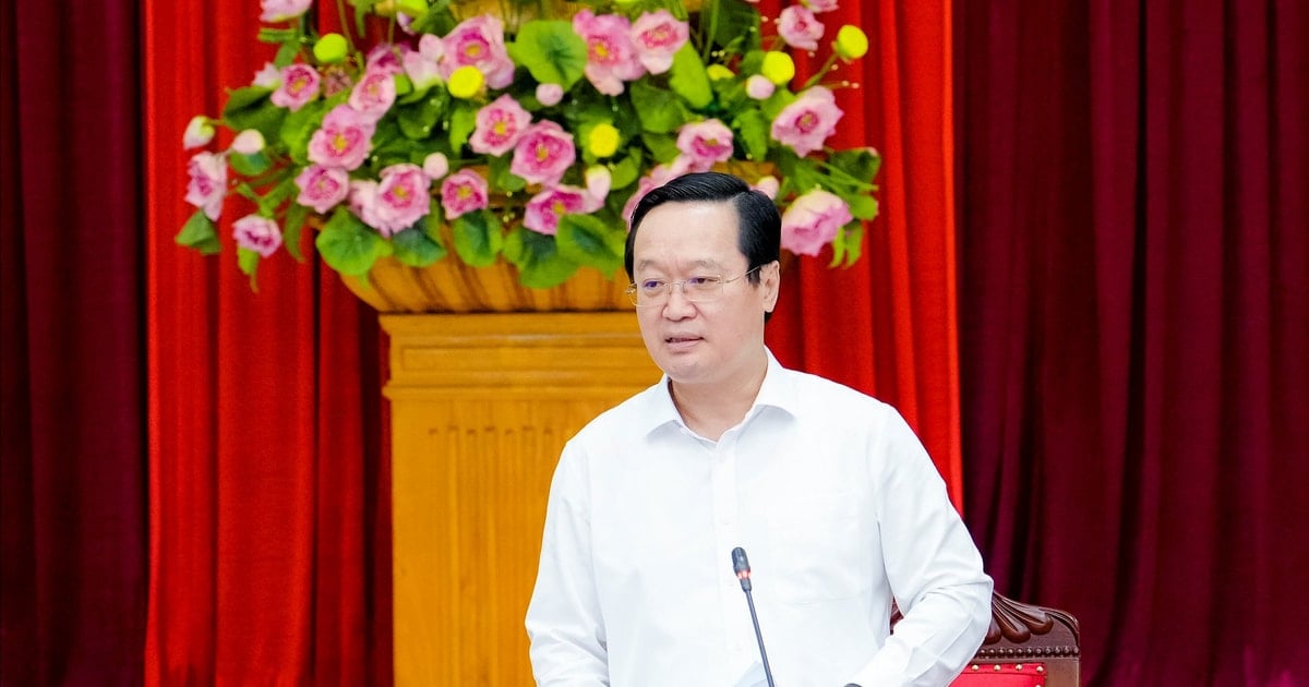 Bí thư Tỉnh uỷ Nghệ An yêu cầu các cấp, ngành nhanh chóng hỗ trợ người dân khôi phục nhà ở, nhất là những hộ mất nhà do thiên tai