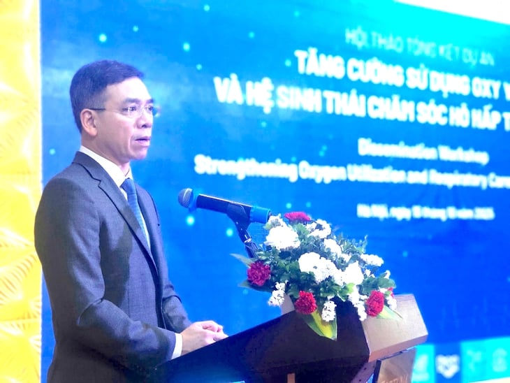 Les licences d'exercice des médecins seront intégrées sur VNeID pour gérer les examens et traitements médicaux - Photo 1. Sẽ tích hợp giấy phép hành nghề của y, bác sĩ trên VNeID - Ảnh 1.
