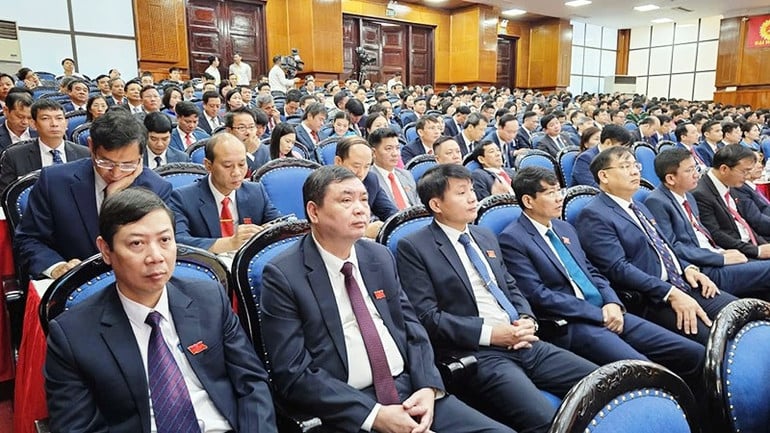 2-dai-bieu.jpg