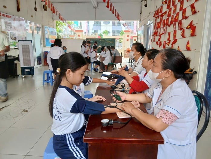 Một phường ở TP HCM quy định cụ thể về dịch vụ sử dụng máy lạnh ở các trường học  - Ảnh 1.