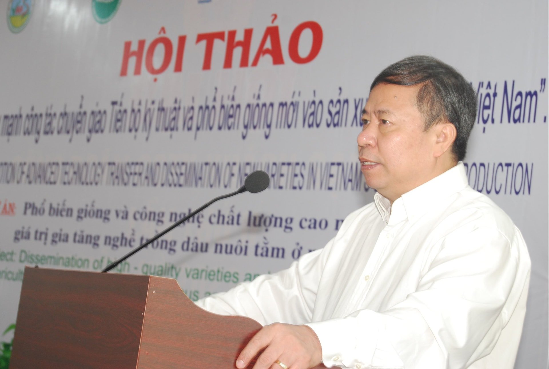 Prof. Dr. Nguyen Hong Son, directorul Academiei de Științe Agricole din Vietnam, a ținut discursul de deschidere al atelierului.