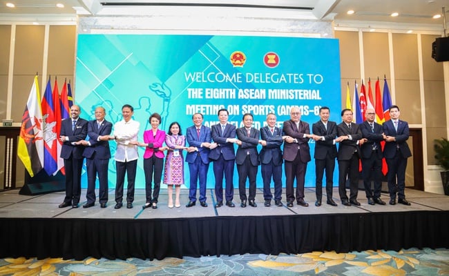 Ministro Nguyen Van Hung: a ASEAN precisa promover ainda mais o desenvolvimento esportivo - Foto 1. Bộ trưởng Nguyễn Văn Hùng: ASEAN cần thúc đẩy hơn nữa việc phát triển thể thao - Ảnh 1.
