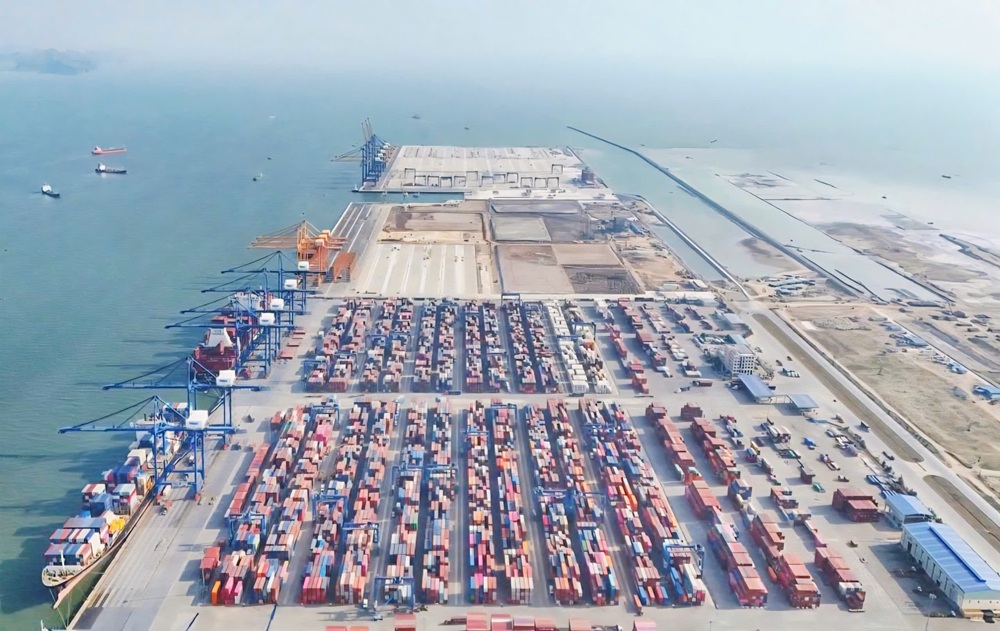 Một góc cảng Lạch Huyện, nơi sẽ hình thành khu thương mại tự do ở Hải Phòng. Ảnh: Lê Tân