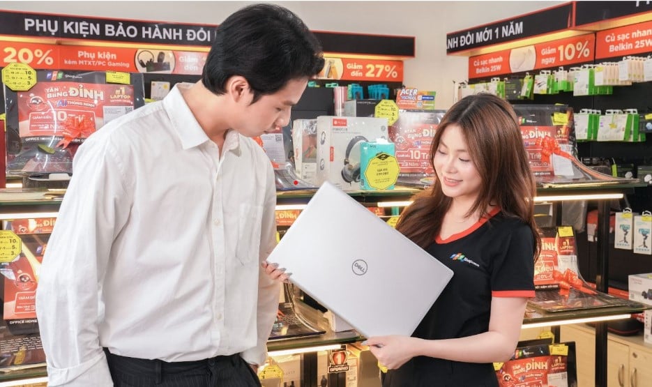 Mua laptop giá tốt dịp cuối năm