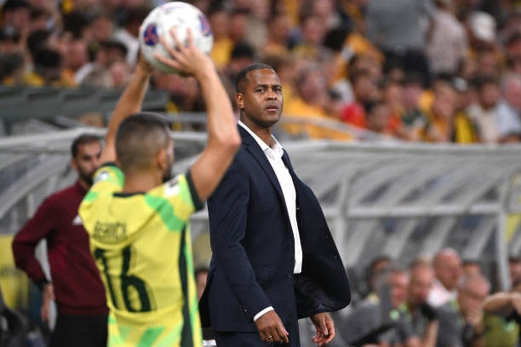 Thành tích tồi tệ của HLV Kluivert trước khi bị Indonesia sa thải - 1