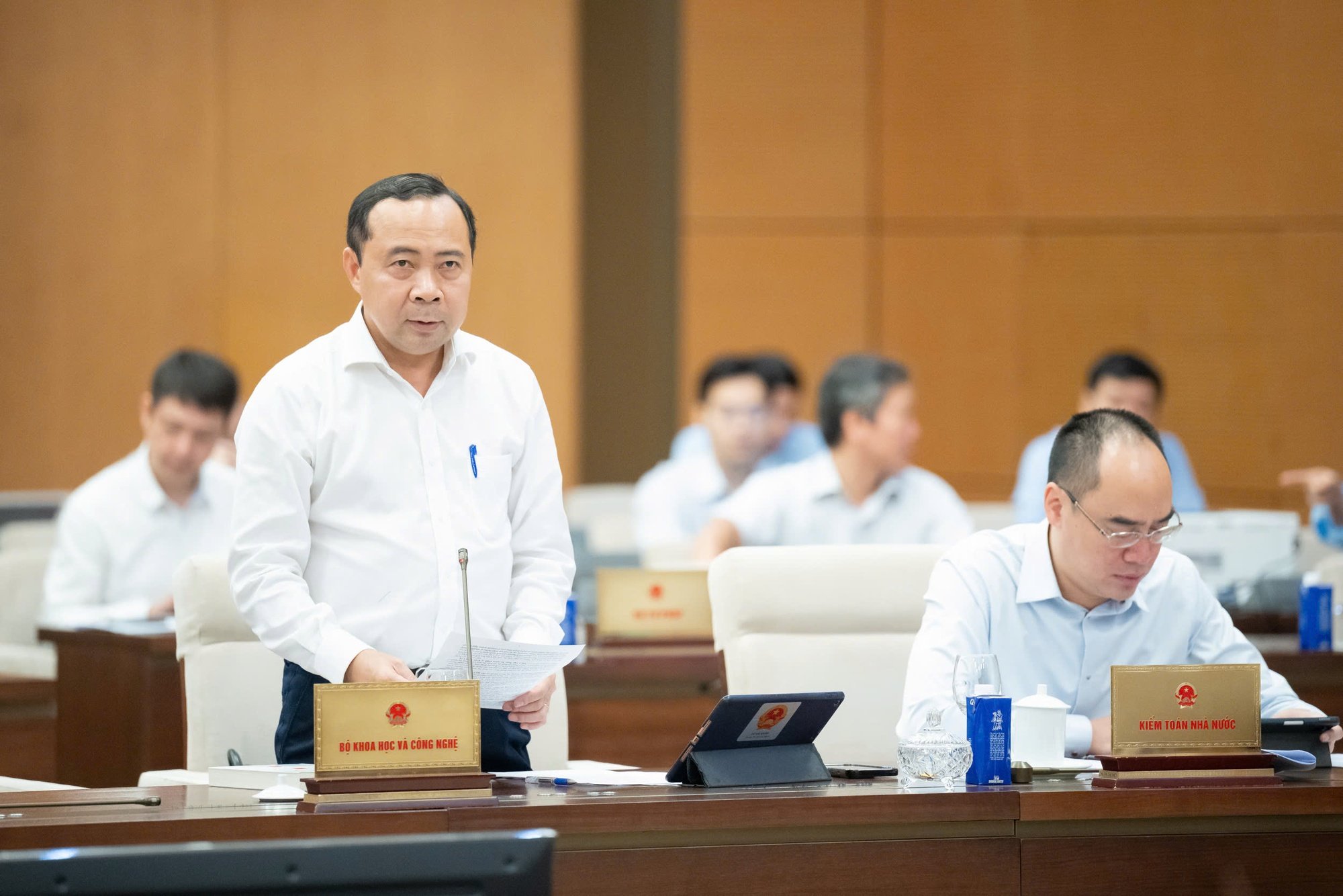 Hoàn thiện hệ thống pháp luật về chuyển đổi số quốc gia - Ảnh 2.
